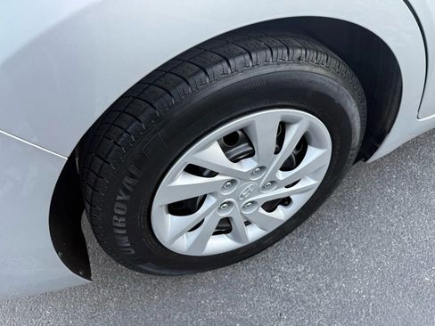 Used 2018 Hyundai Elantra SE w/ SE Connectivity Package 04 image 11