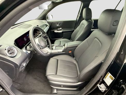 Certified 2025 Mercedes-Benz GLB 250 image 17