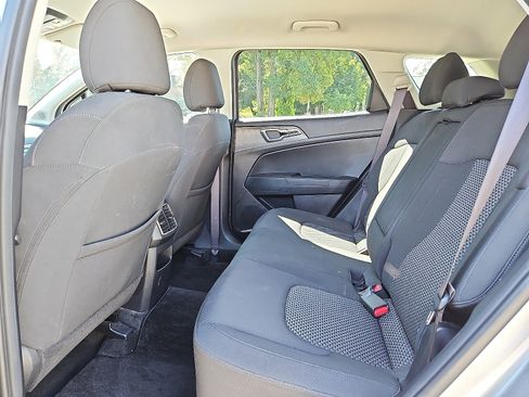 Used 2023 Kia Sportage LX image 10