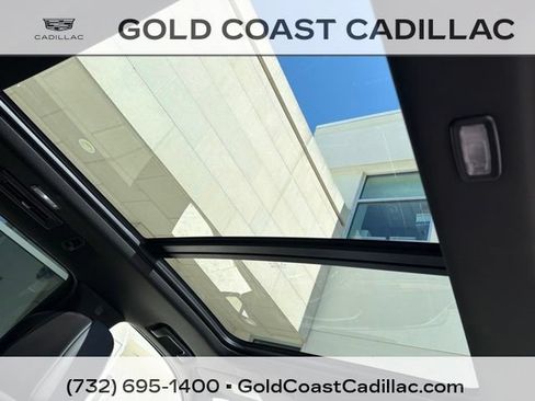 Used 2023 Cadillac Escalade Premium Luxury AWD/4WD image 12