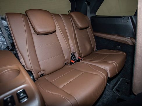 Used 2025 Mercedes-Benz GLS 450 4MATIC image 19