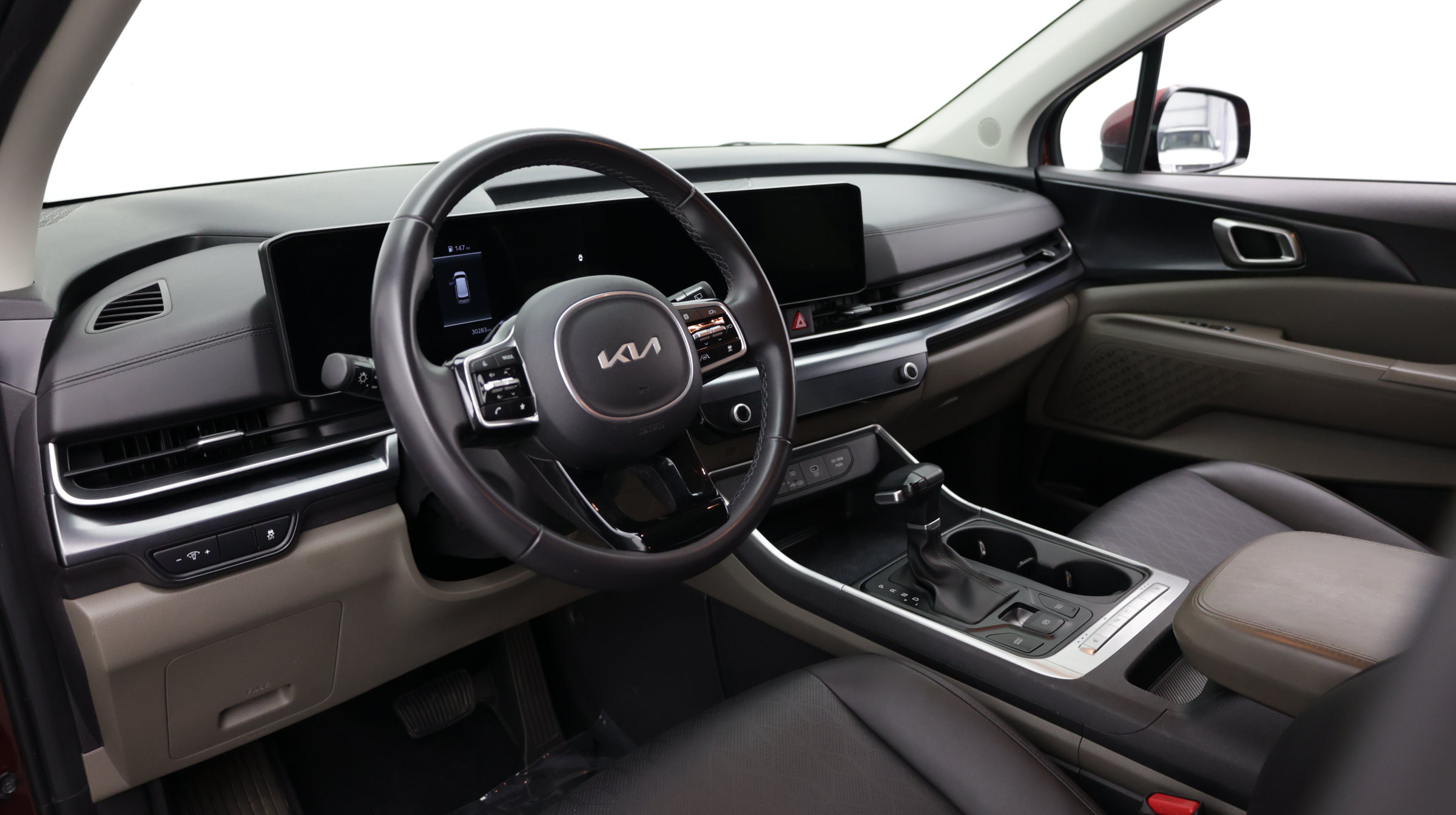 Used 2025 Kia Carnival FWD image 13