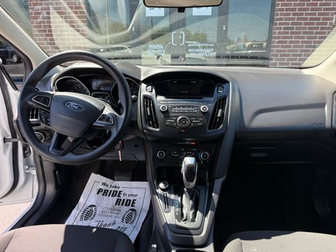 Used 2016 Ford Focus SE FWD image 13