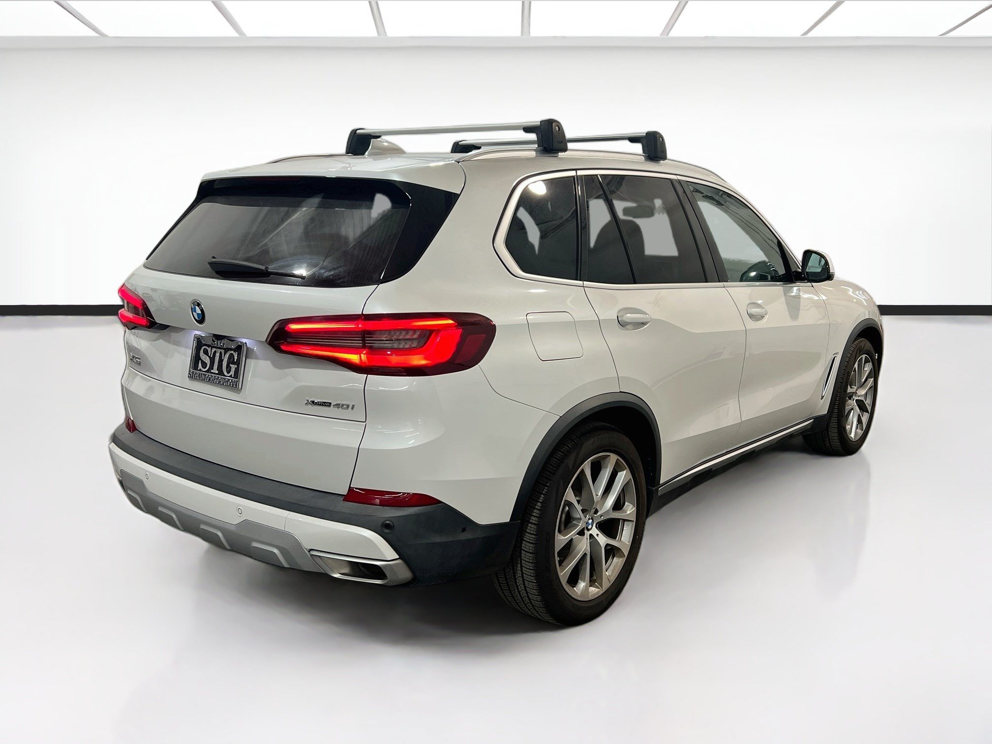 Used 2023 BMW X5 xDrive40i w/ Premium Package AWD/4WD image 4