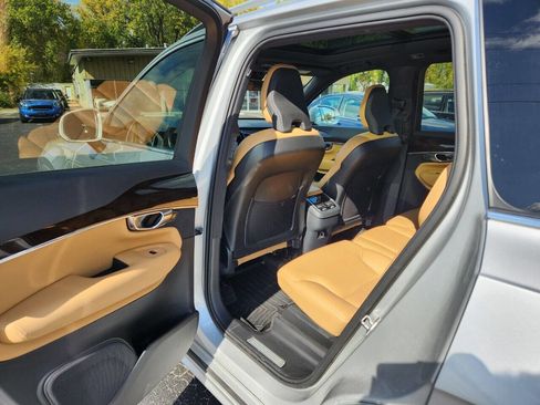 Used 2019 Volvo XC90 T6 Momentum w/ Advanced Package image 18