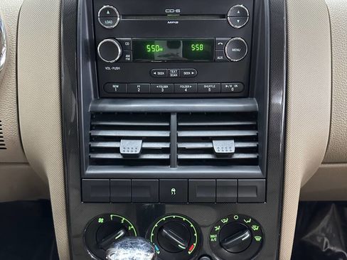 Used 2008 Ford Explorer Sport Trac XLT image 28