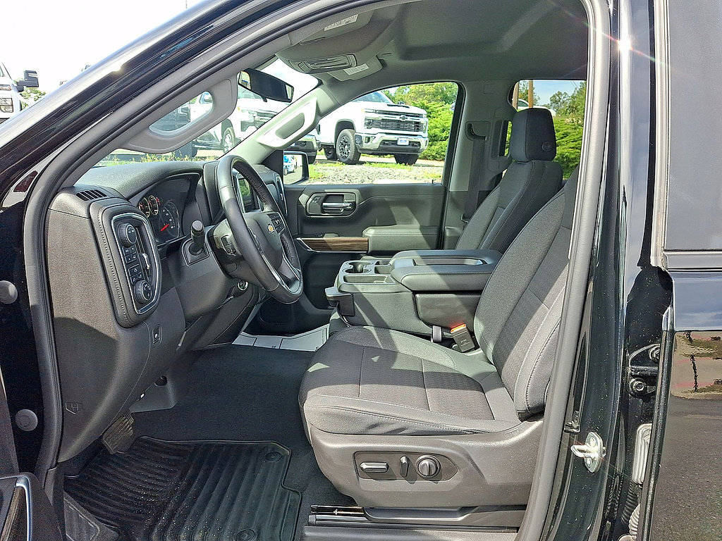 Used 2020 Chevrolet Silverado 1500 LT w/ All-Star Edition AWD/4WD image 11