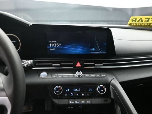 Used 2024 Hyundai Elantra SEL FWD image 22