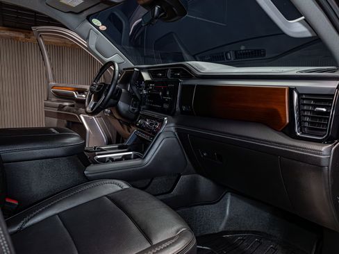 Used 2024 GMC Sierra 2500 Denali w/ Denali Reserve Package image 17