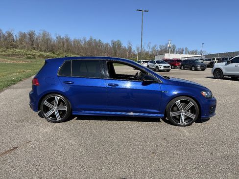 Used 2016 Volkswagen Golf 4-Door AWD/4WD image 6
