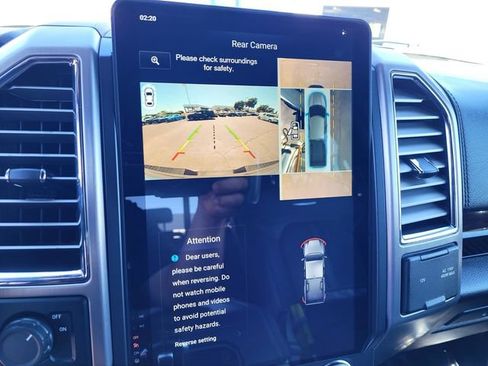 Used 2015 Ford F150 Platinum w/ Equipment Group 701A Luxury RWD image 16