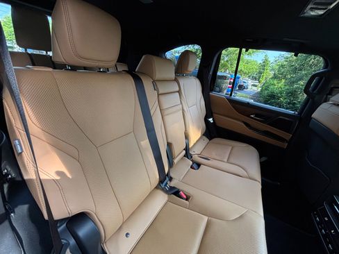 Used 2025 Lexus LX 600 4WD w/ Accessory Package (2T) image 24