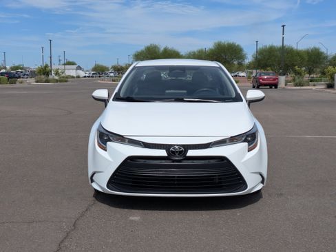 Used 2024 Toyota Corolla LE FWD image 8