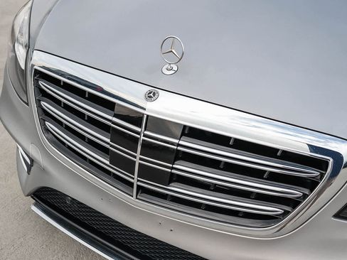Used 2018 Mercedes-Benz S 560 Sedan image 5