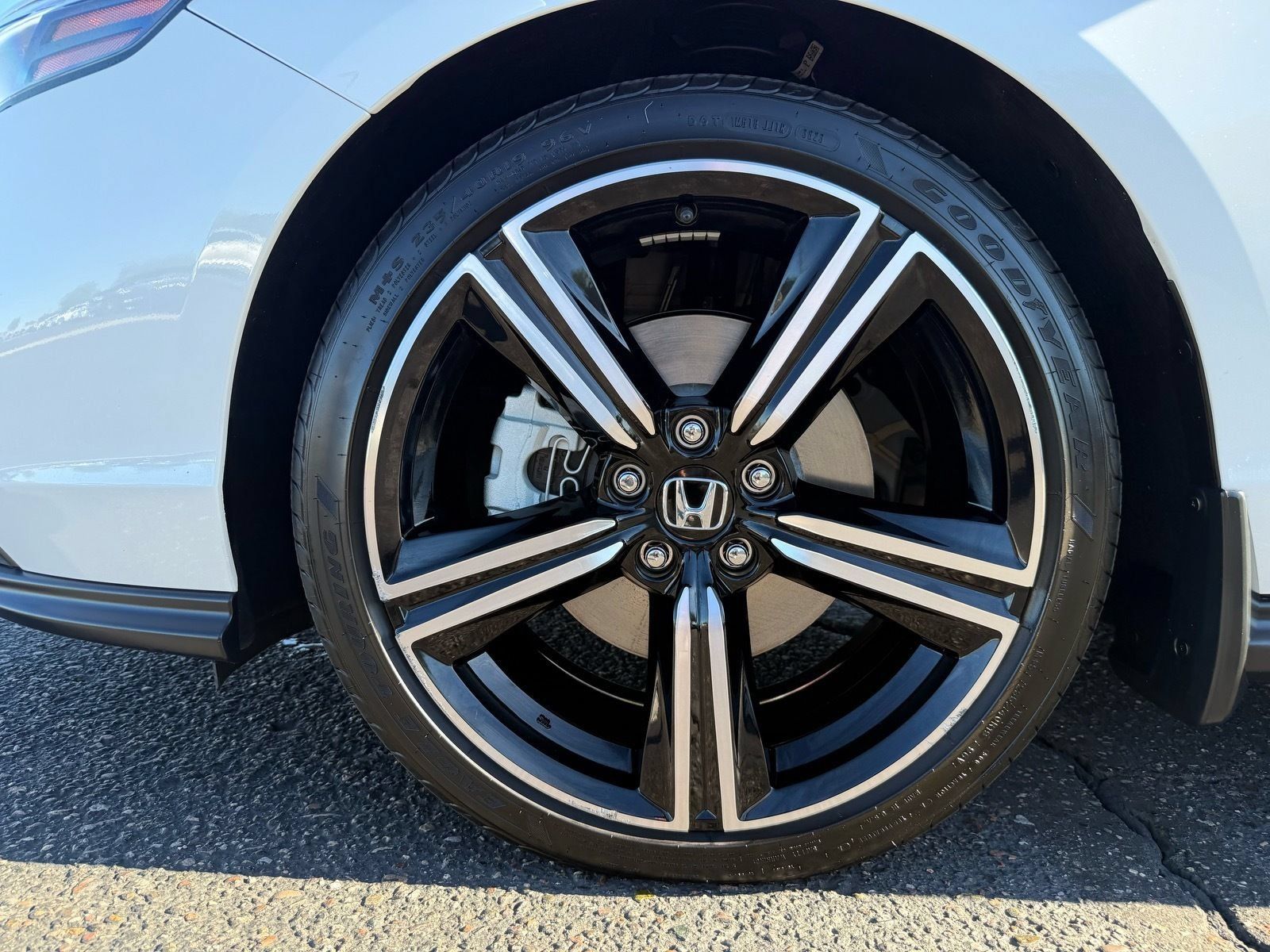 Used 2024 Honda Accord Sport image 11