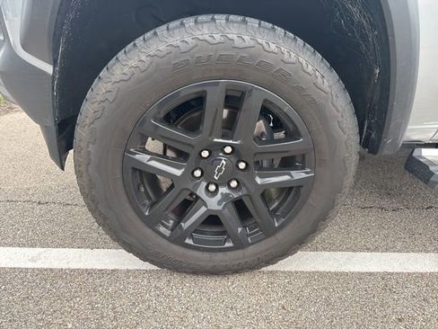 Used 2024 Chevrolet Colorado Trail Boss w/ Technology Package image 6