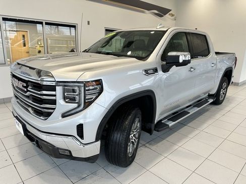 Used 2022 GMC Sierra 1500 SLT w/ SLT Convenience Package image 3