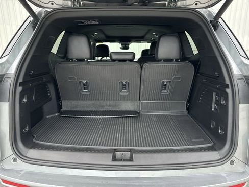 Used 2025 Buick Enclave Avenir AWD/4WD image 22