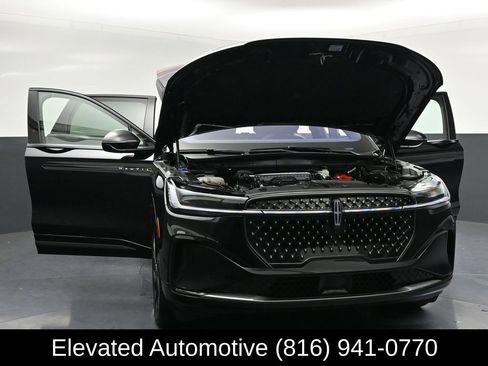 Used 2025 Lincoln Nautilus Reserve w/ Jet Appearance Package AWD/4WD image 39