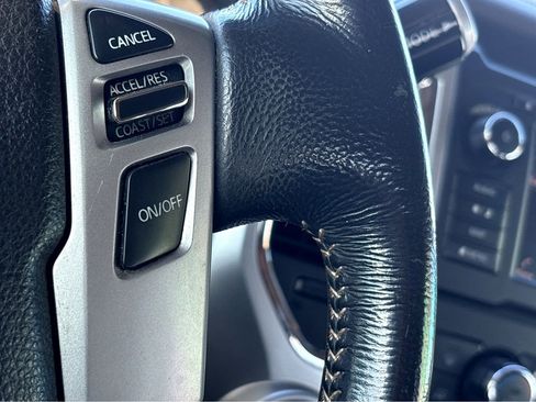 Used 2019 Nissan Titan PRO-4X image 12