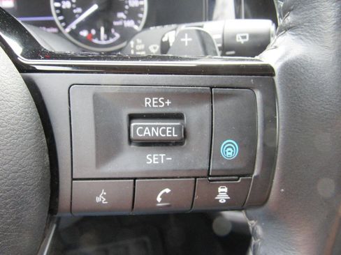 Used 2022 Nissan Pathfinder SL w/ SL Premium Package image 23