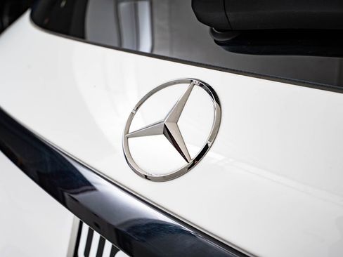 Certified 2025 Mercedes-Benz GLC 300 4MATIC image 18