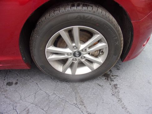 Used 2016 Hyundai Sonata SE image 14