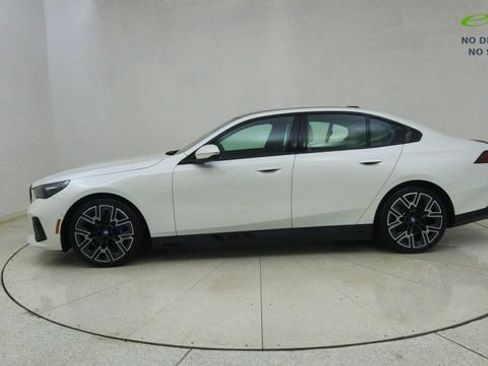 Used 2024 BMW i5 eDrive40i w/ Executive Package RWD image 70