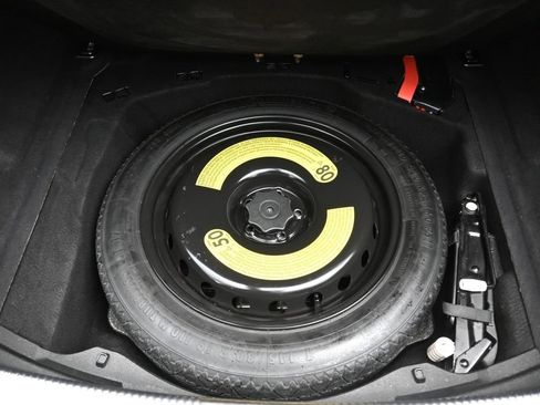 Used 2015 Audi A8 4.0T w/ Premium Package image 50