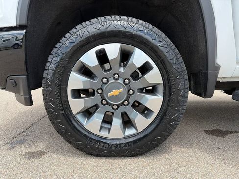 Used 2022 Chevrolet Silverado 2500 Custom w/ Custom Value Package AWD/4WD image 12