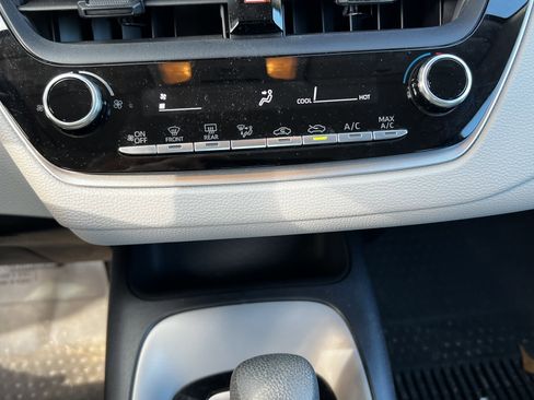 Used 2020 Toyota Corolla L image 27