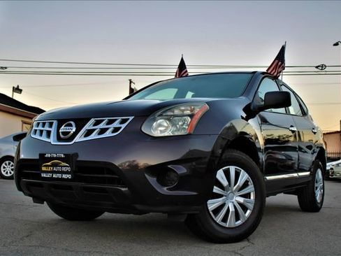 Used 2015 Nissan Rogue S image 2