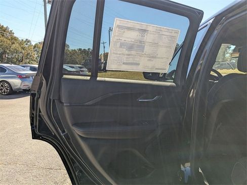 New 2025 Jeep Grand Cherokee Laredo image 30