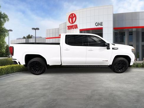 Used 2022 GMC Sierra 1500 AT4 w/ AT4 Premium Package AWD/4WD image 9