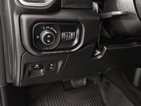 Used 2023 RAM 1500 Laramie AWD/4WD image 23