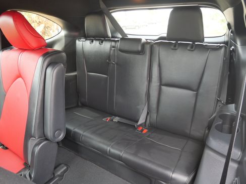 Used 2023 Toyota Highlander XSE image 9