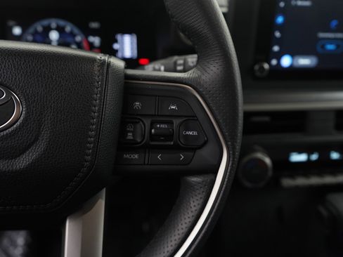 Used 2025 Toyota 4Runner SR5 image 19