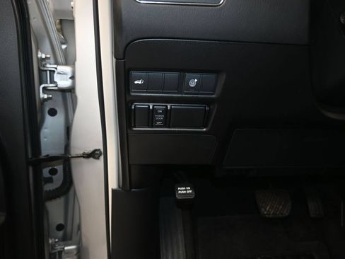 Used 2021 Nissan Armada SL w/ Captain's Chairs Package AWD/4WD image 12
