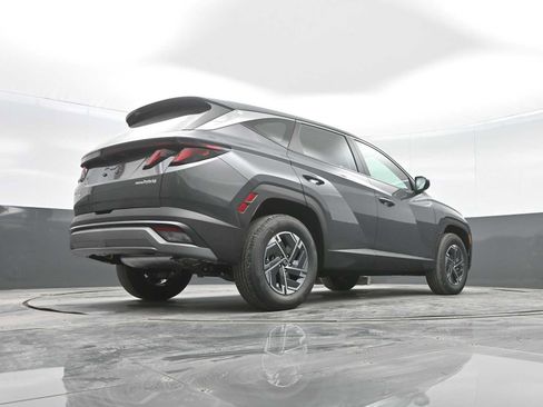 New 2026 Hyundai Tucson Blue SE image 36