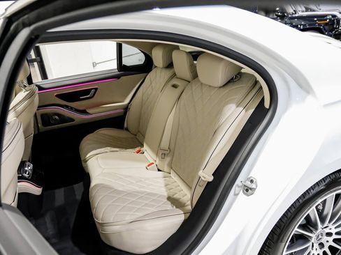 Used 2025 Mercedes-Benz S 580 4MATIC Sedan image 37