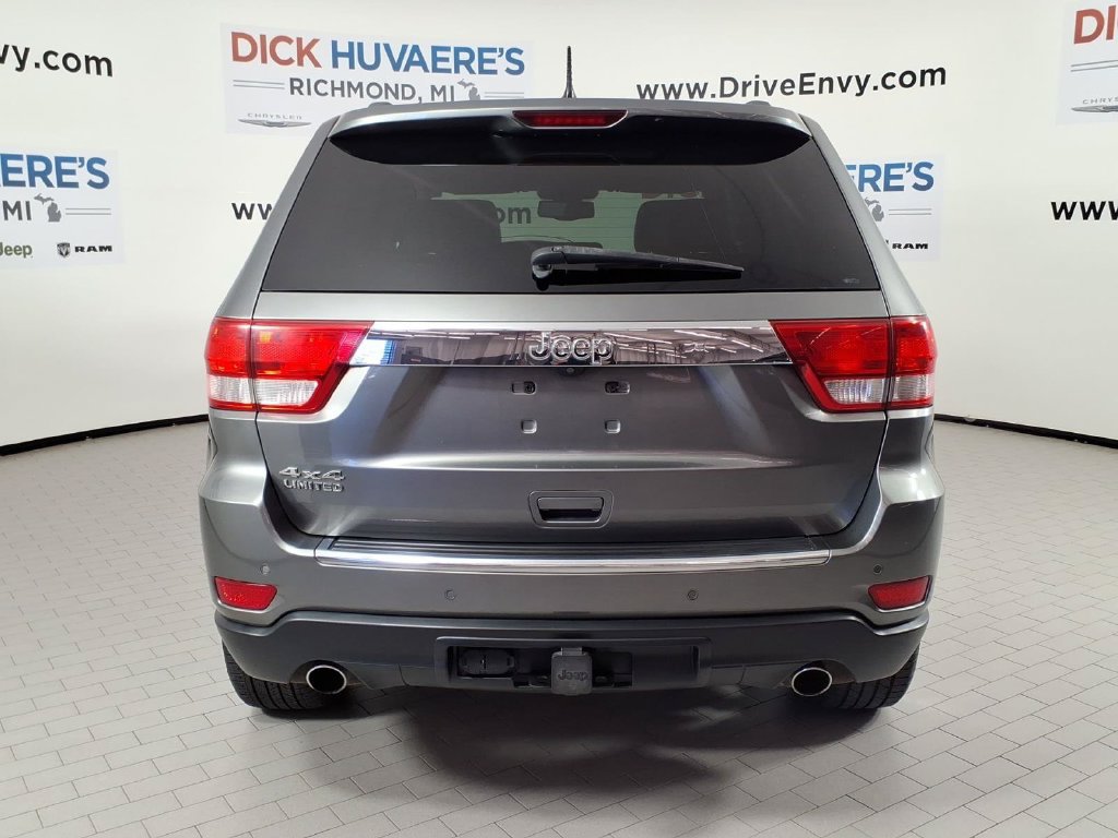 Used 2011 Jeep Grand Cherokee Limited w/ Trailer Tow Group IV AWD/4WD image 5