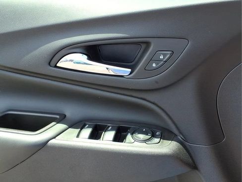 Used 2024 Chevrolet Equinox LT w/ LPO, Floor Liner Package FWD image 15