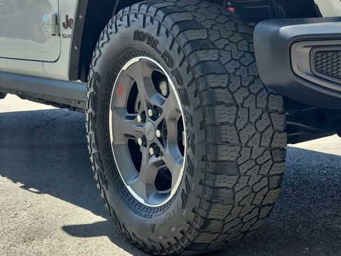 Used 2022 Jeep Gladiator Rubicon AWD/4WD image 12