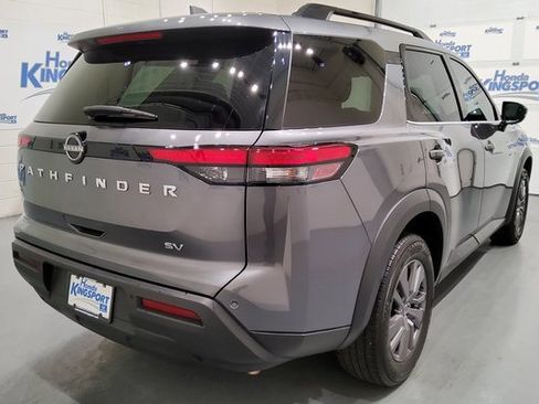 Used 2024 Nissan Pathfinder SV image 4