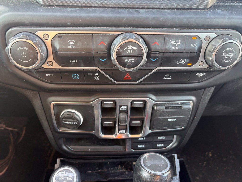 Used 2023 Jeep Wrangler Unlimited Sahara AWD/4WD image 20