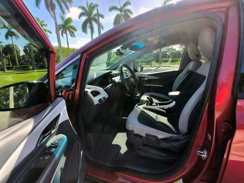 Used 2017 Chevrolet Bolt LT FWD image 22