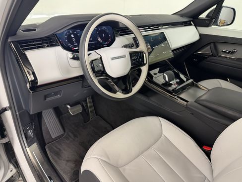 Used 2025 Land Rover Range Rover Sport Dynamic SE AWD/4WD image 4
