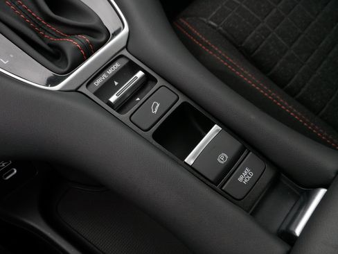 Used 2025 Honda HR-V Sport image 25