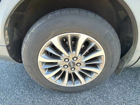 Used 2020 Lincoln Nautilus FWD w/ Equipment Group 101A image 27