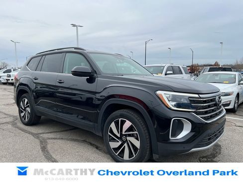 Used 2024 Volkswagen Atlas SE image 1